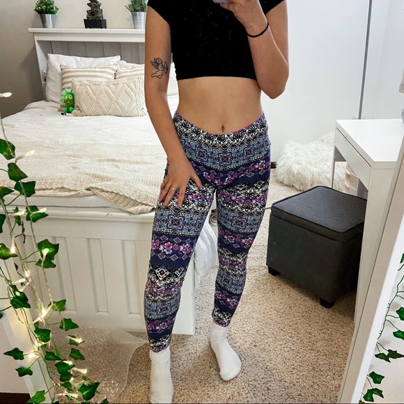Pink Republic Patterned Leggings | Poshmark